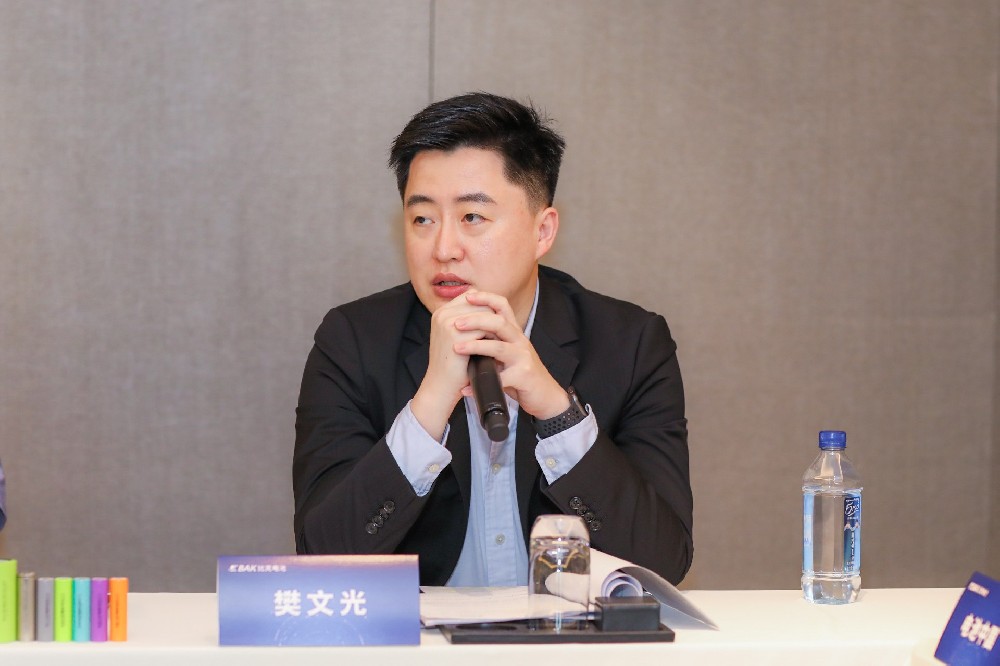 比克电池：大圆柱动力电池将加速电动取代燃油进程