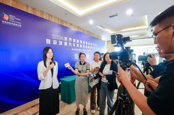 开迈斯品牌负责人周莹女士接受媒体采访