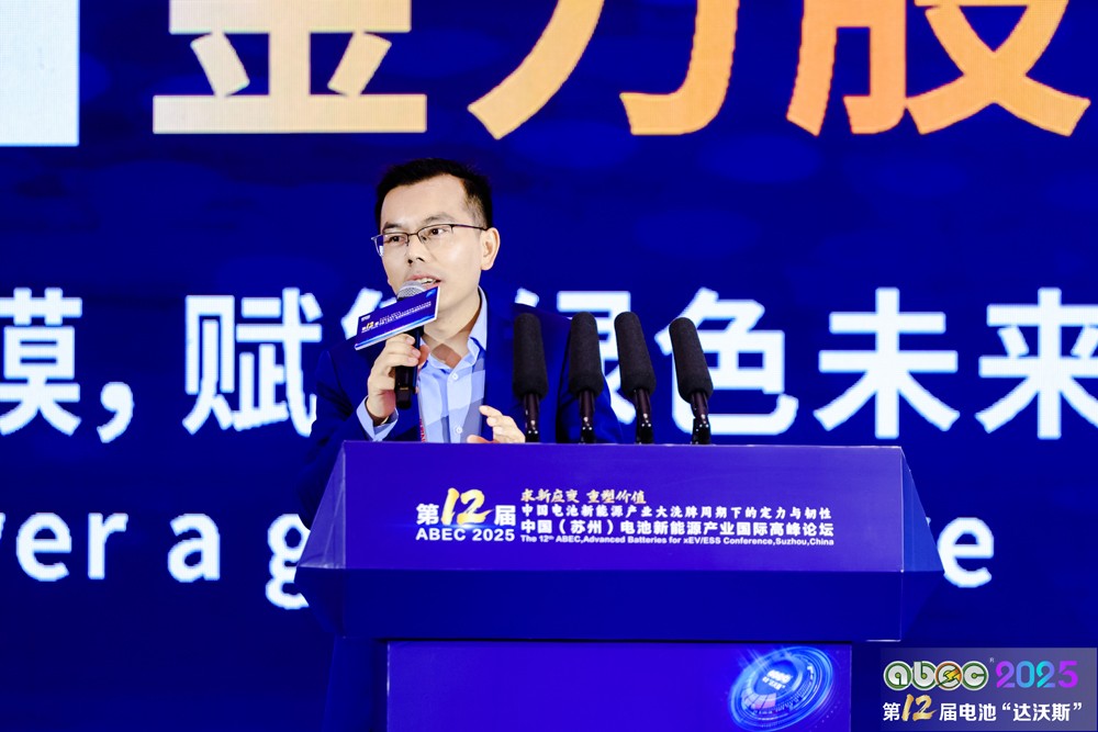 15吴辉3xiao.jpg