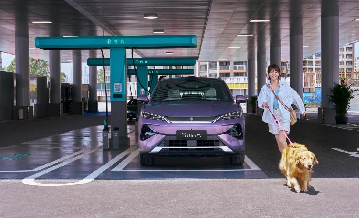 全系搭载比亚迪第二代刀片电池及闪充技术！宋Ultra EV正式上市